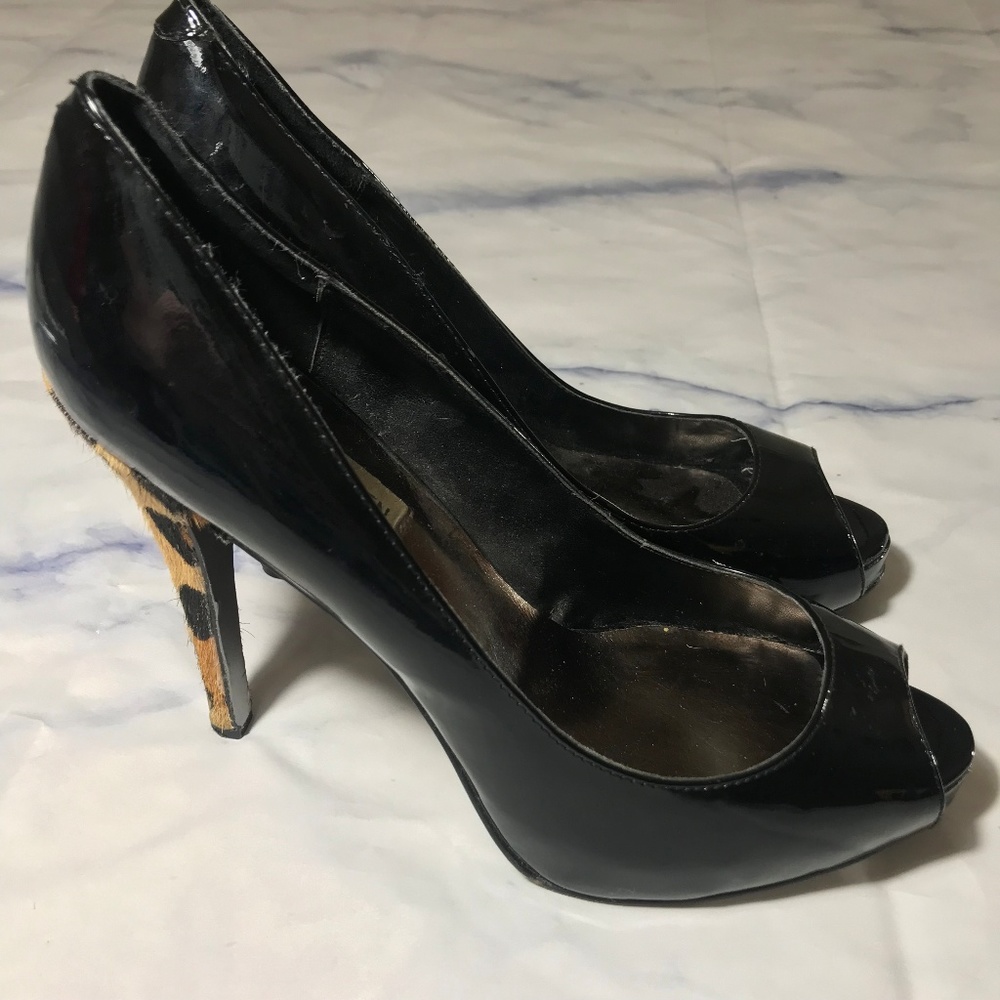 Steve Madden Black & Leopard Patent Leather Heels - Picture 4 of 8